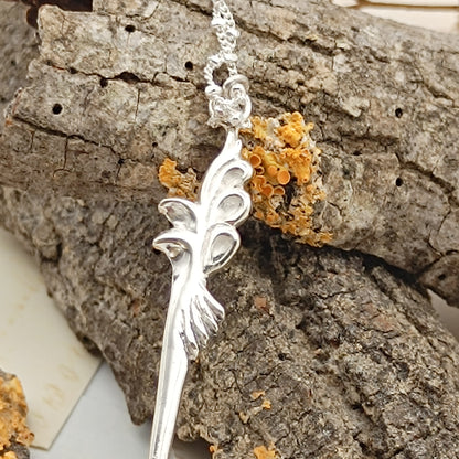 Collar Aguja Floral – Plata de Ley 925
